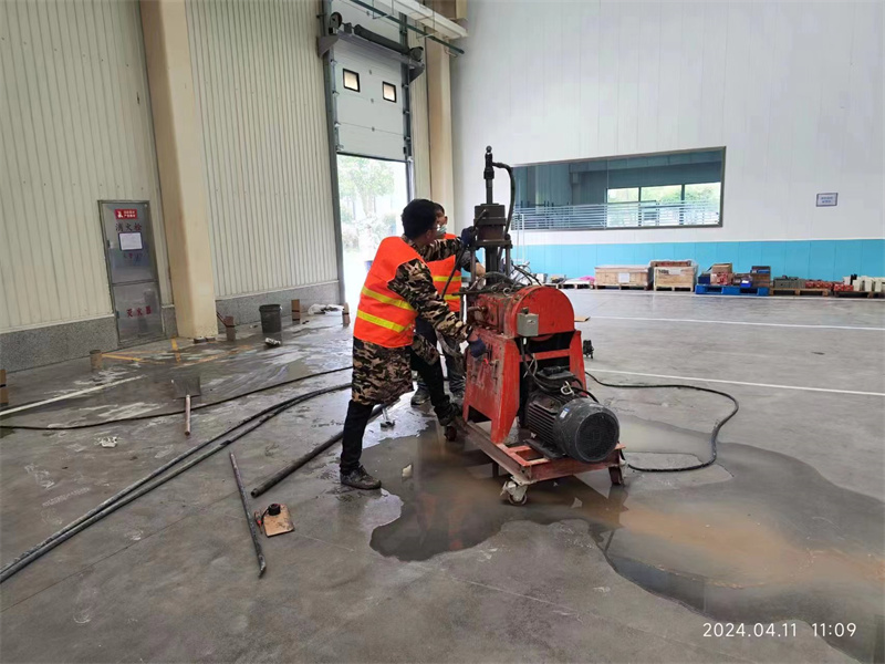 萨迦厂房地面下沉塌陷注浆加固施工